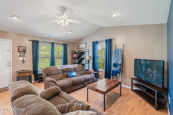 $249,900 | 111 Oak Street, Athens, TN 37303