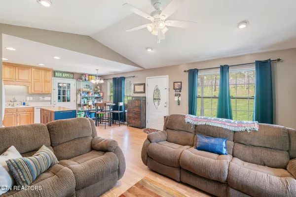 $249,900 | 111 Oak Street, Athens, TN 37303