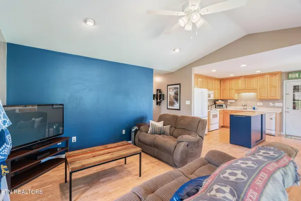 $249,900 | 111 Oak Street, Athens, TN 37303
