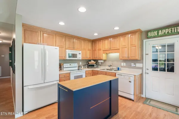 $249,900 | 111 Oak Street, Athens, TN 37303