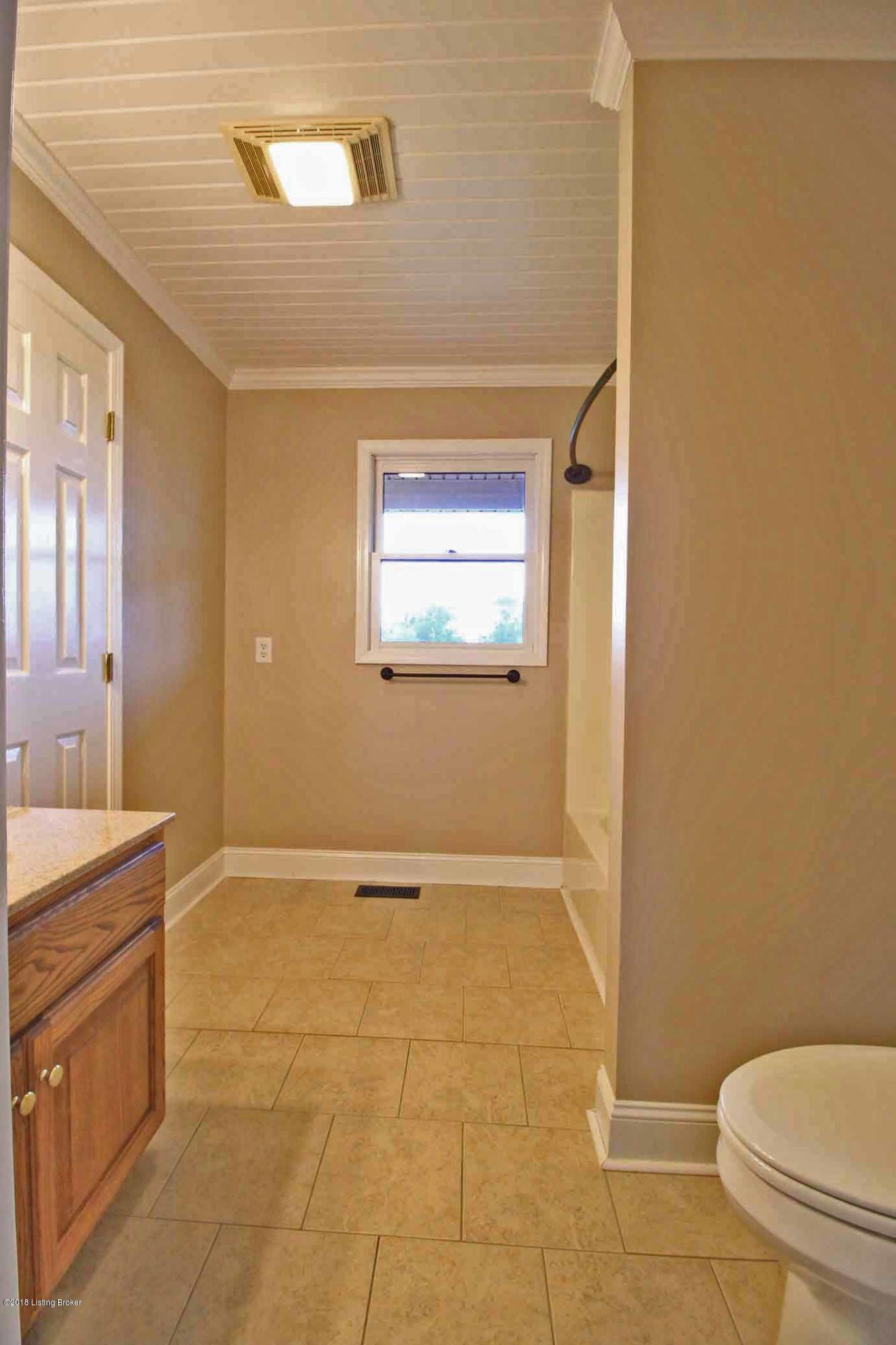 7244 Vigo Road Bagdad, KY 40003 - Photo 16 of 47 Master Bath