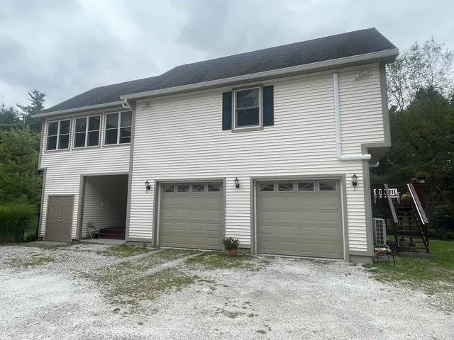 $699,900 | 38 Paradise Lane, Mount Holly, VT 05758