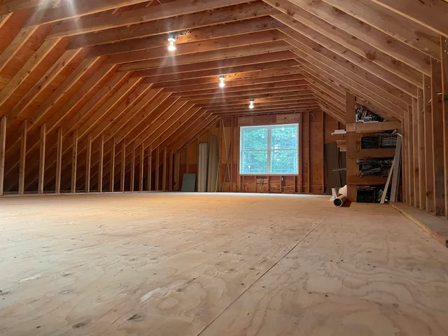 $699,900 | 38 Paradise Lane, Mount Holly, VT 05758