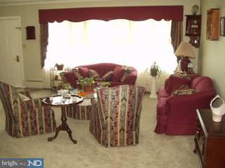 33 Violet Road Levittown, PA 19057 - Photo 2 of 6