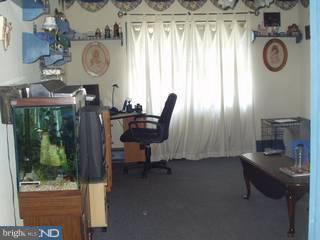 33 Violet Road Levittown, PA 19057 - Photo 5 of 6