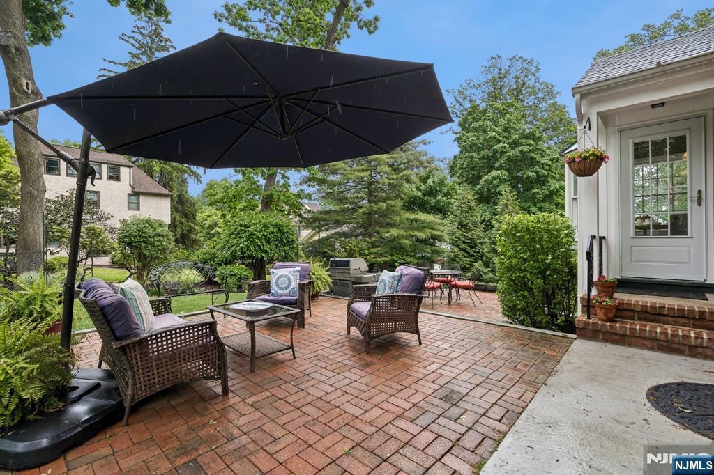 81 Mountain Road Verona, NJ 07044 - Photo 26 of 31