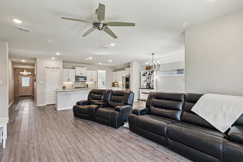 312 Scenic Point Drive Princeton, TX 75407 - Photo 11 of 40 a living room with furniture
