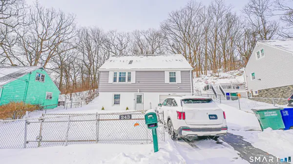 $2,750 | 243 Sunshine Circle, Bridgeport, CT 06606
