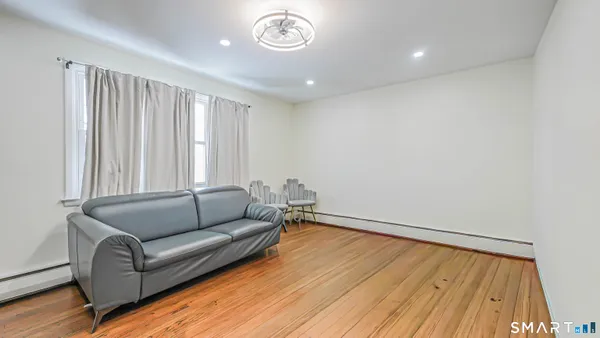 $2,750 | 243 Sunshine Circle, Bridgeport, CT 06606