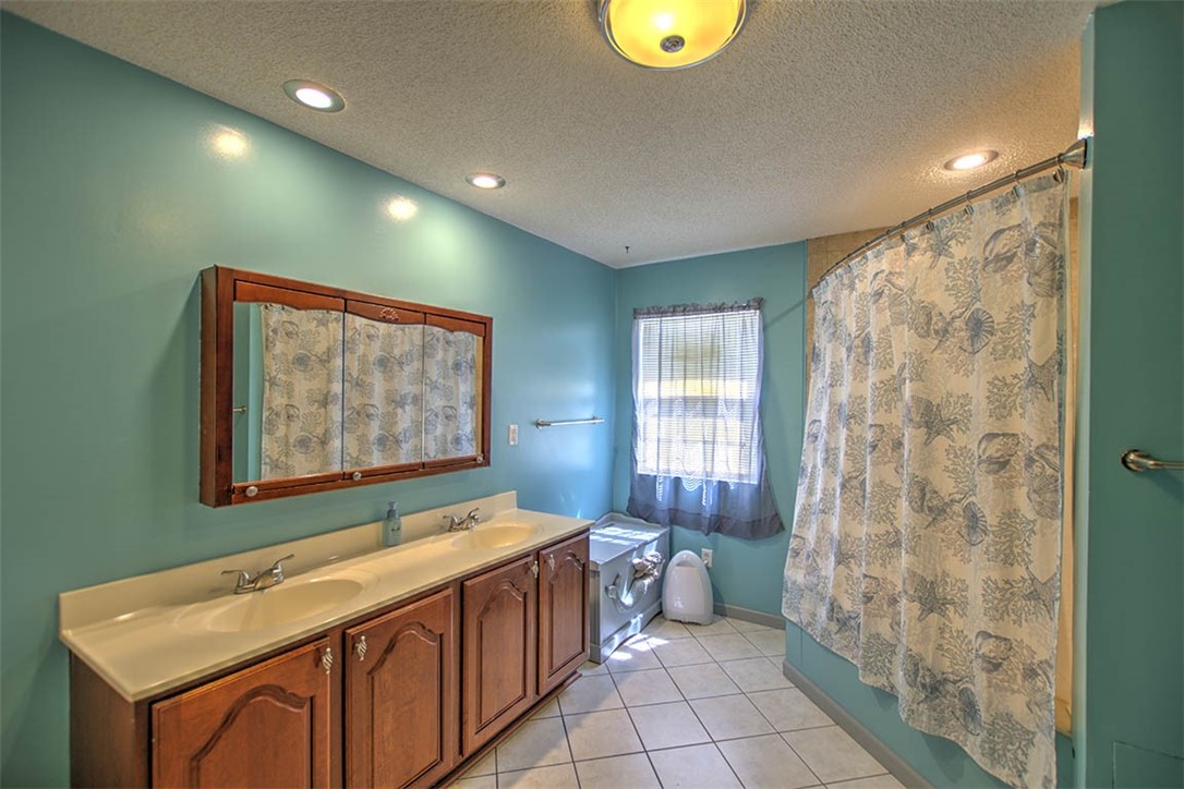 1910 South Ferndell Drive Decatur, IL 62521 - Photo 23 of 32
