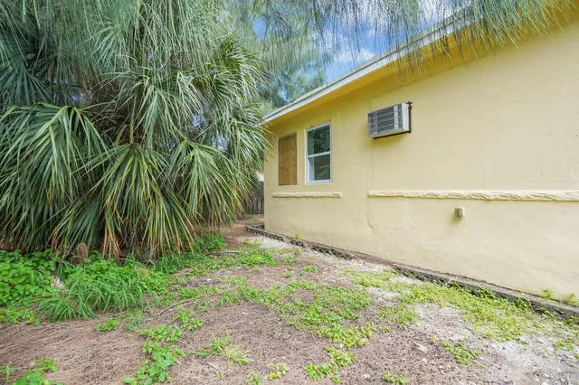 $299,900 | 4301 Pinewood Avenue, West Palm Beach, FL 33407