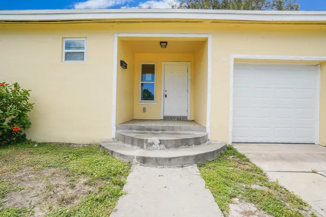 $299,900 | 4301 Pinewood Avenue, West Palm Beach, FL 33407