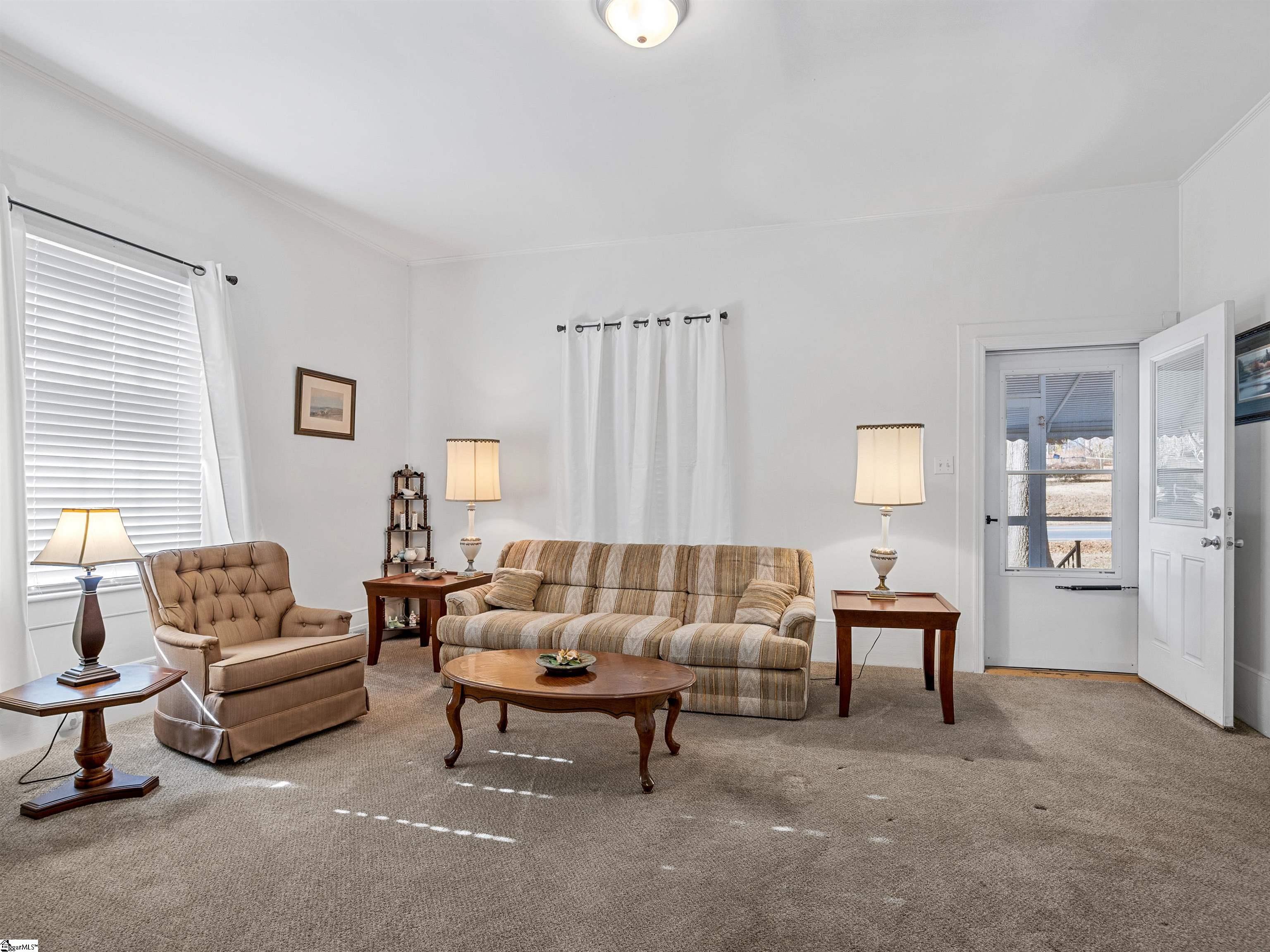 272 Spring Street Spartanburg, SC 29301 - Photo 4 of 18 Gallery Image 4