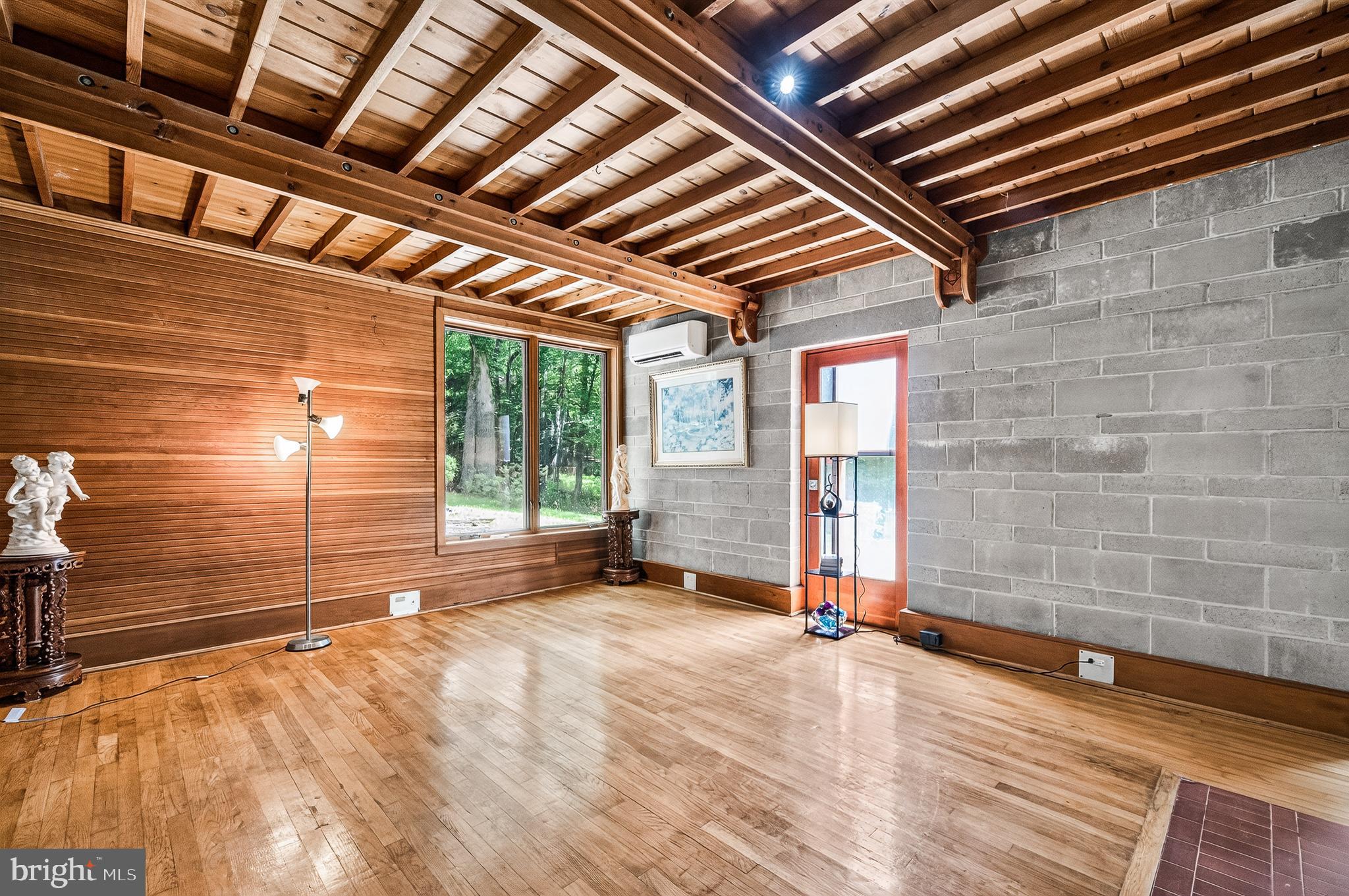 10817 Cross School Road Reston, VA 20191 - Photo 12 of 89 Living Room