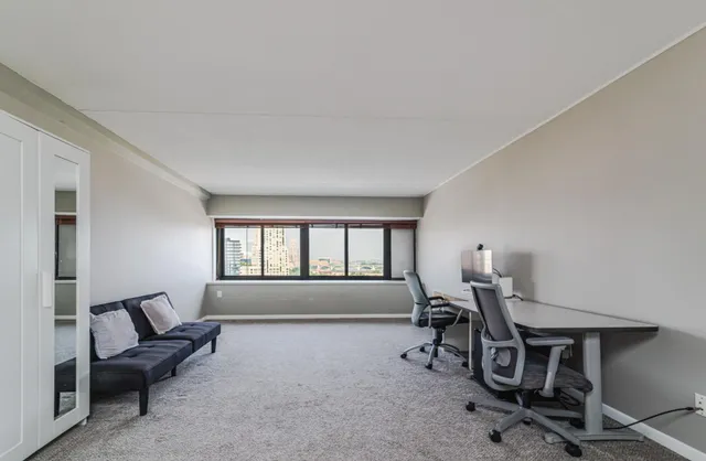 $164,900 | 1920 South 1st Street, Unit 1002, Minneapolis, MN 55454