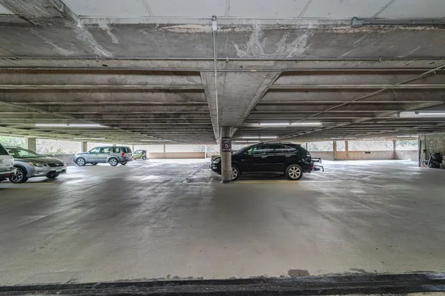 $164,900 | 1920 South 1st Street, Unit 1002, Minneapolis, MN 55454