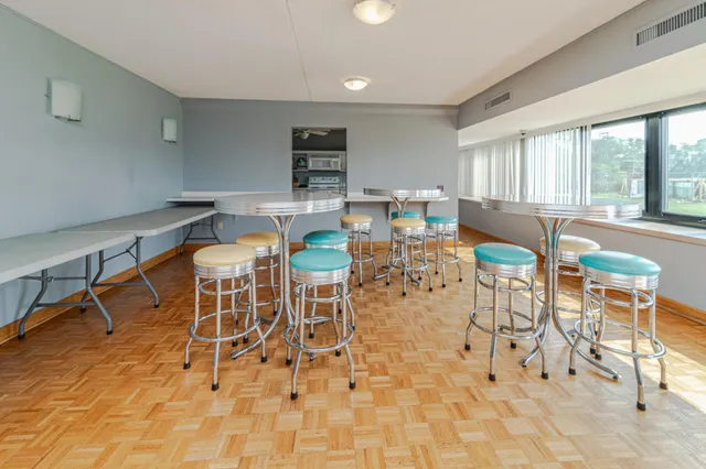 $164,900 | 1920 South 1st Street, Unit 1002, Minneapolis, MN 55454