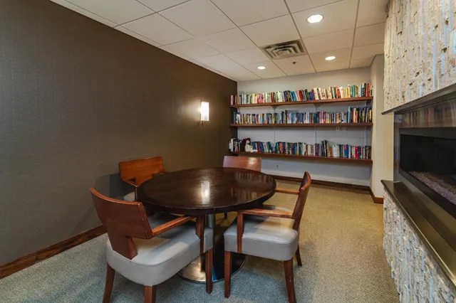 $164,900 | 1920 South 1st Street, Unit 1002, Minneapolis, MN 55454