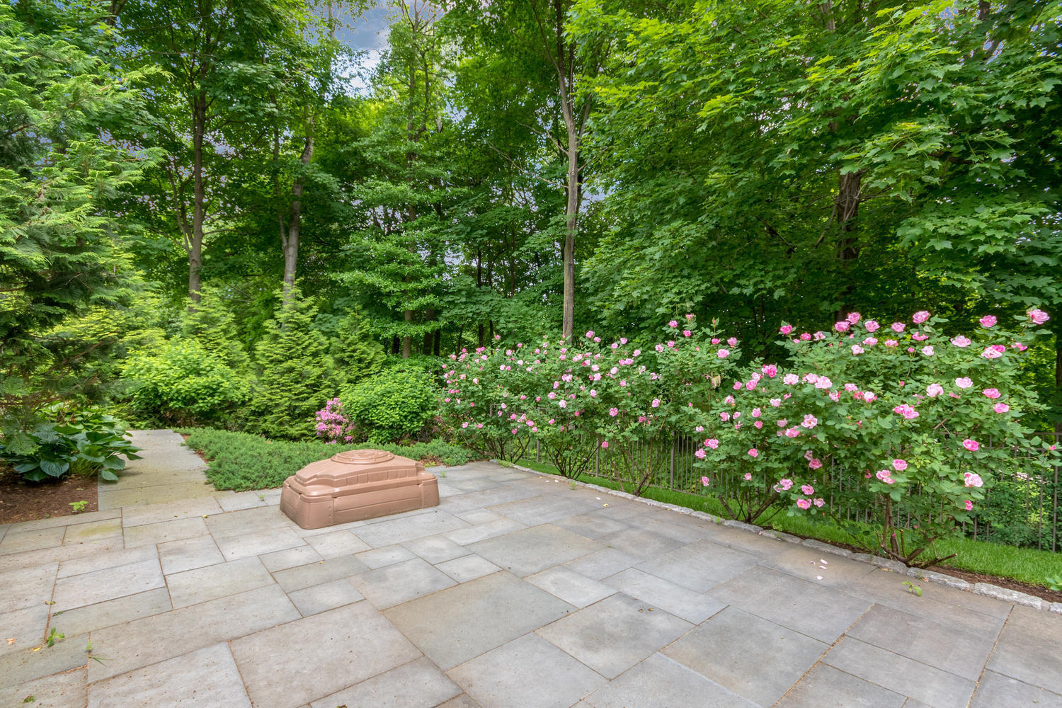 14 Deerfield Road Darien, CT 06820 - Photo 44 of 55 14 Deerfield Rd Darien CT-large-058-012-
