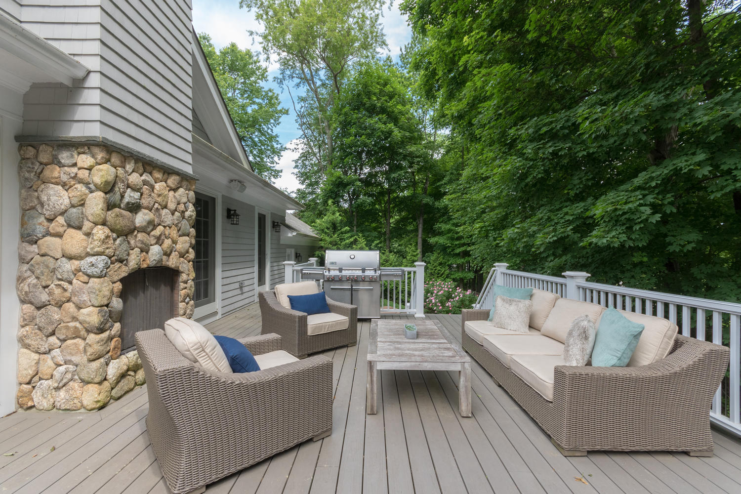 14 Deerfield Road Darien, CT 06820 - Photo 47 of 55 a view of a patio on the roof deck
