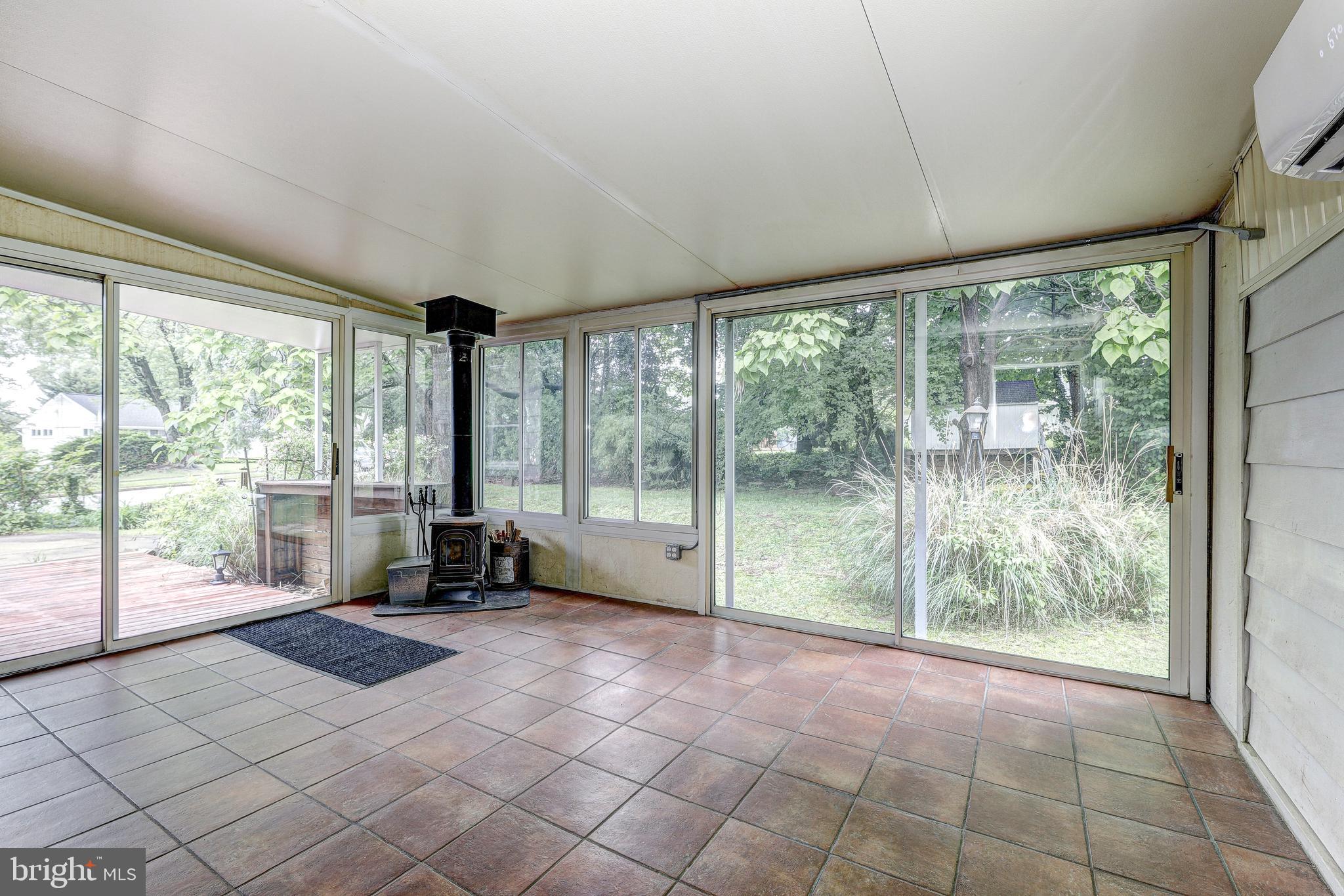 7500 Rocksham Drive Towson, MD 21286 - Photo 9 of 26 a living room with a large window
