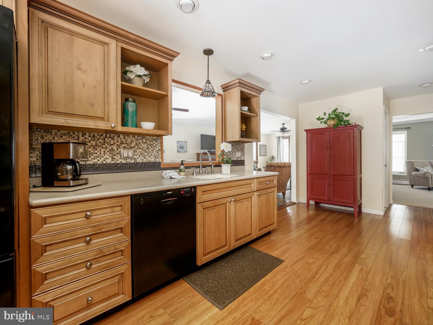 77 Terrace Road Levittown, PA 19056 - Photo 3 of 39