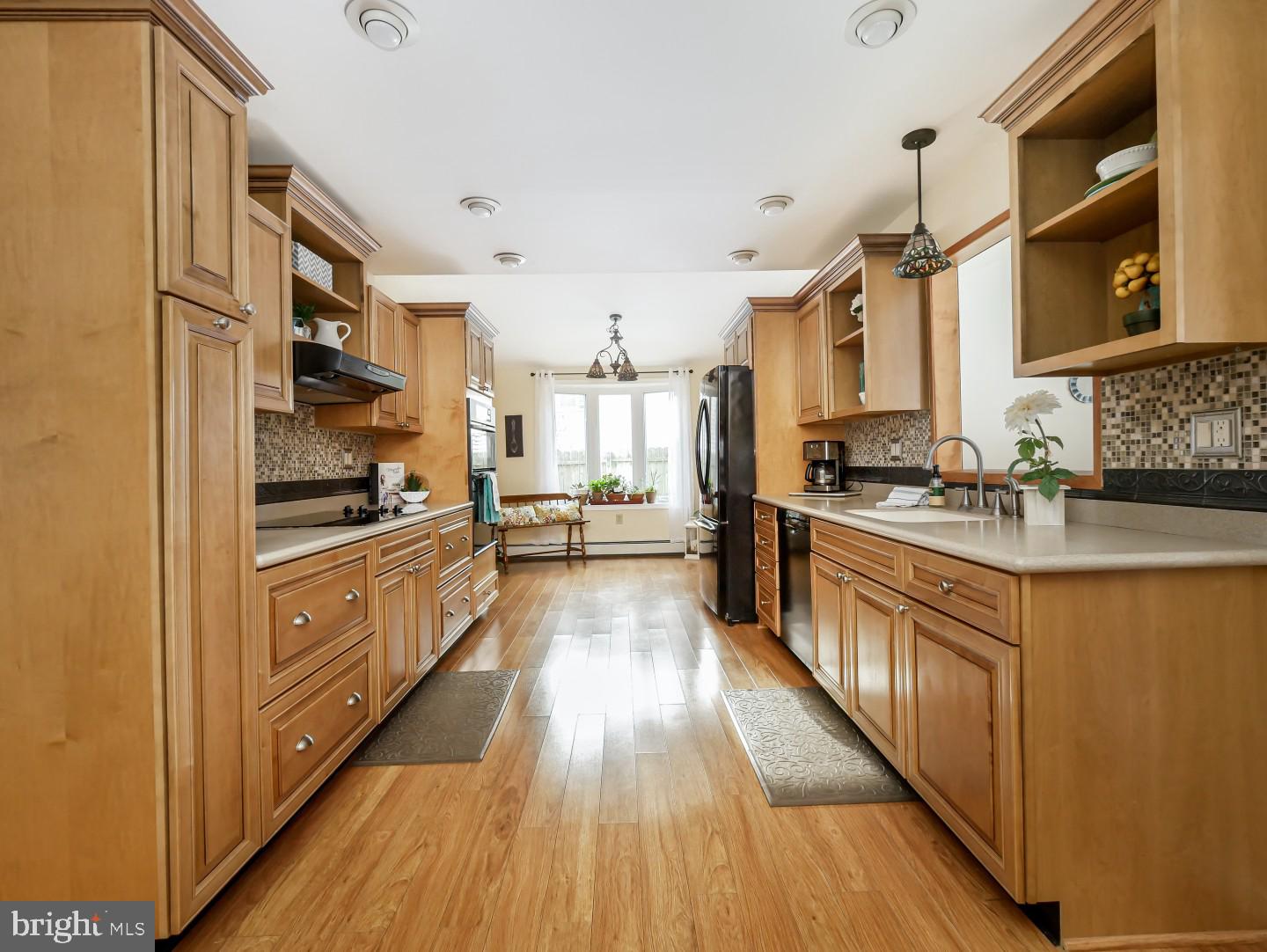 77 Terrace Road Levittown, PA 19056 - Photo 5 of 39