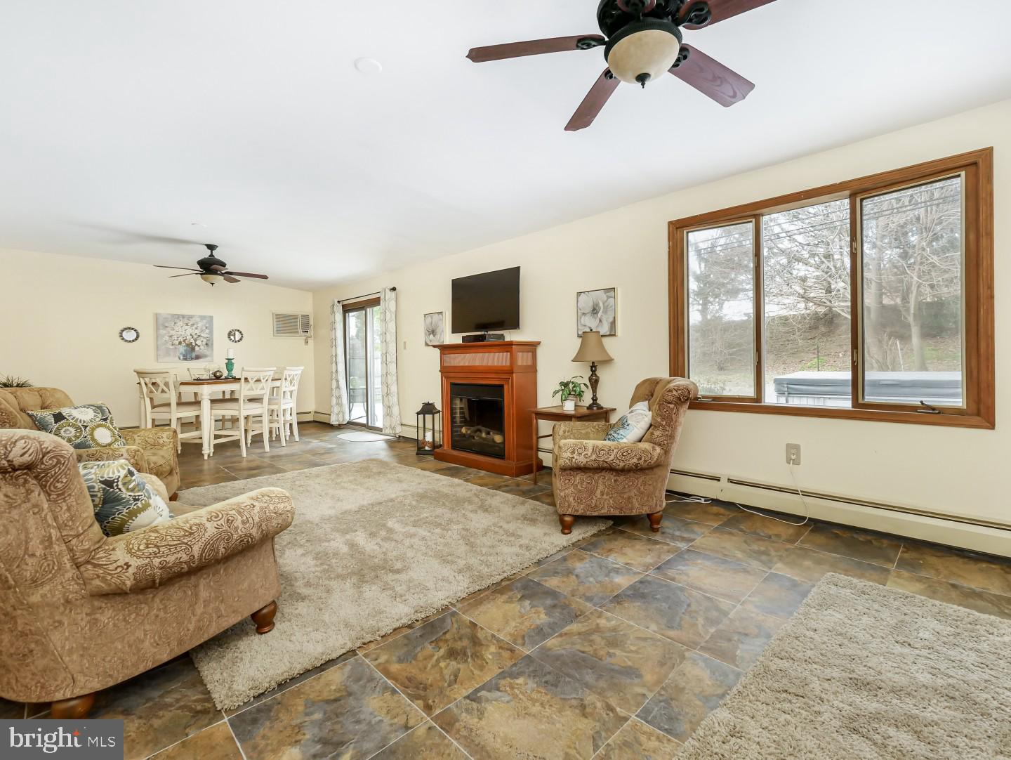 77 Terrace Road Levittown, PA 19056 - Photo 10 of 39