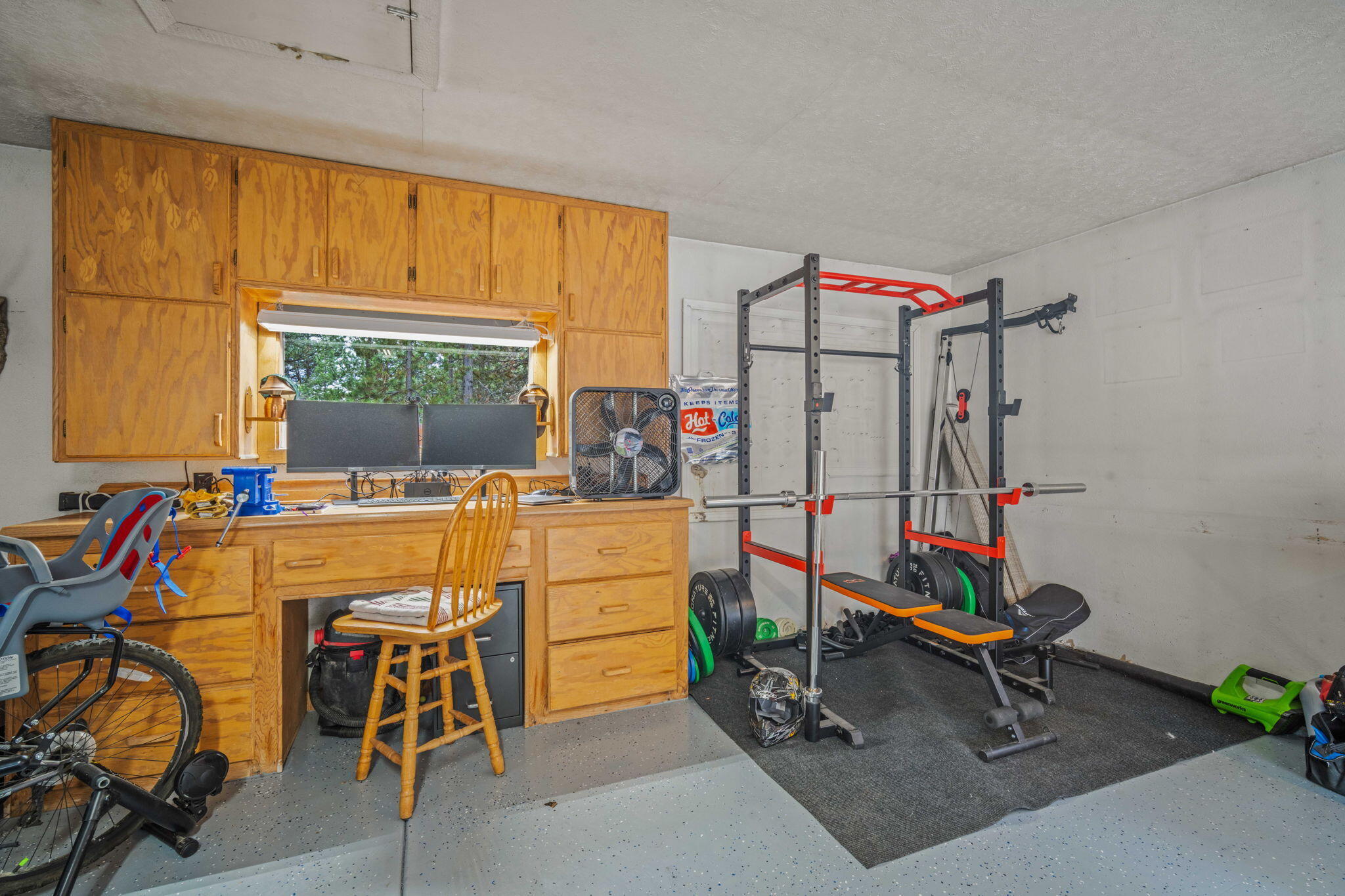 147135 Bills Road Gilchrist, OR 97737 - Photo 28 of 45 Work shop area