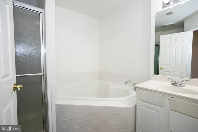 $2,642 | 8150 Rainwater Circle, Manassas, VA 20111