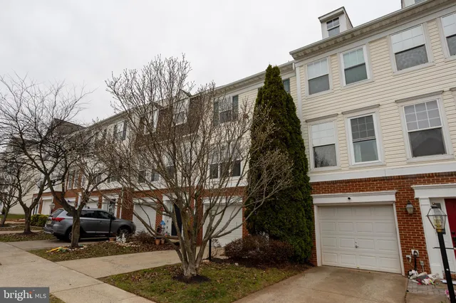 $2,642 | 8150 Rainwater Circle, Manassas, VA 20111