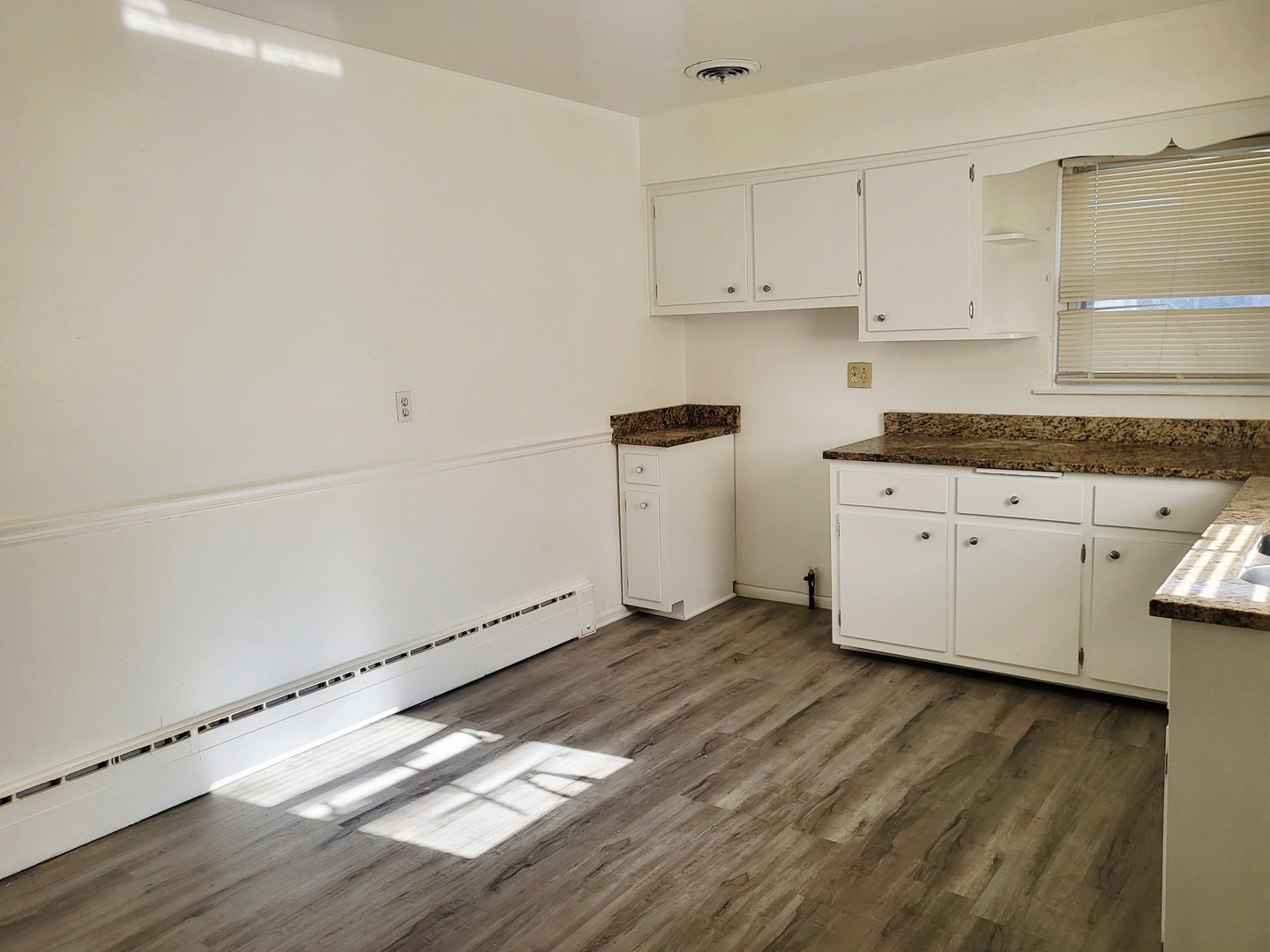 712 May Street Calumet City, IL 60409 - Photo 9 of 28