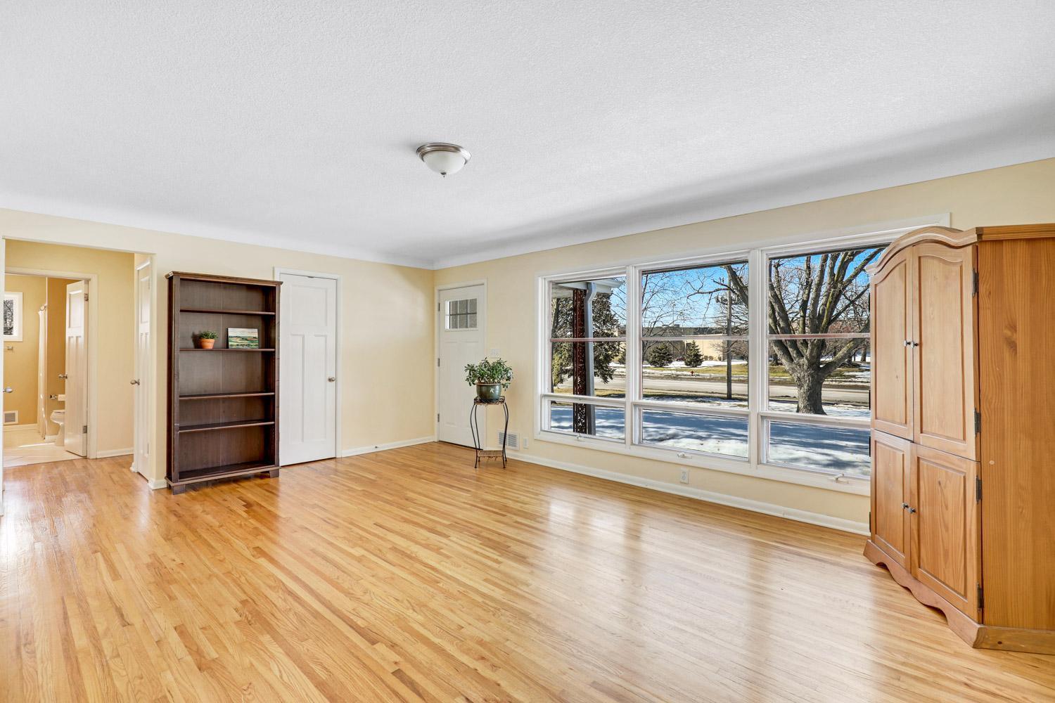 3120 Pilot Knob Road Eagan, MN 55121 - Photo 5 of 35 Gallery Image 5