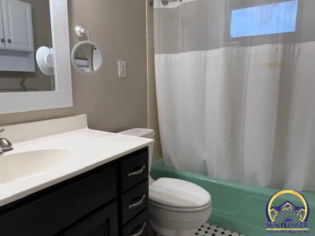 $258,000 | 1838 Southwest Village Drive, Topeka, KS 66604