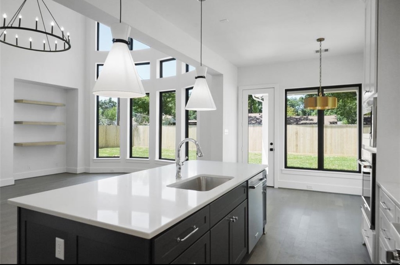1917 Ridgemore Drive Houston, TX 77055 - Photo 14 of 39 Chef's kitchen with designer finishes