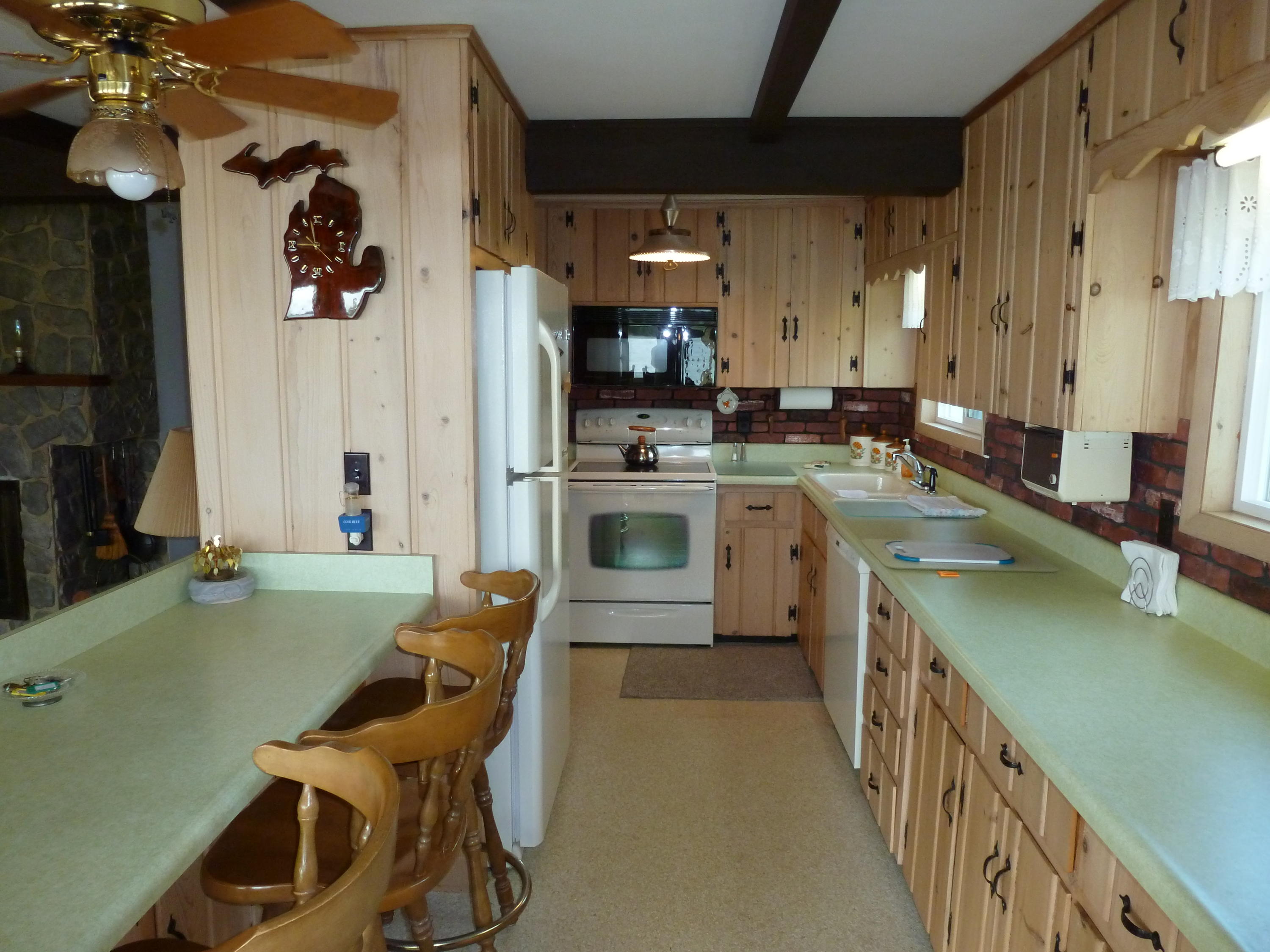 1698 Gitchi Manitou Road Alpena, MI 49707 - Photo 4 of 14 Gallery Image 4