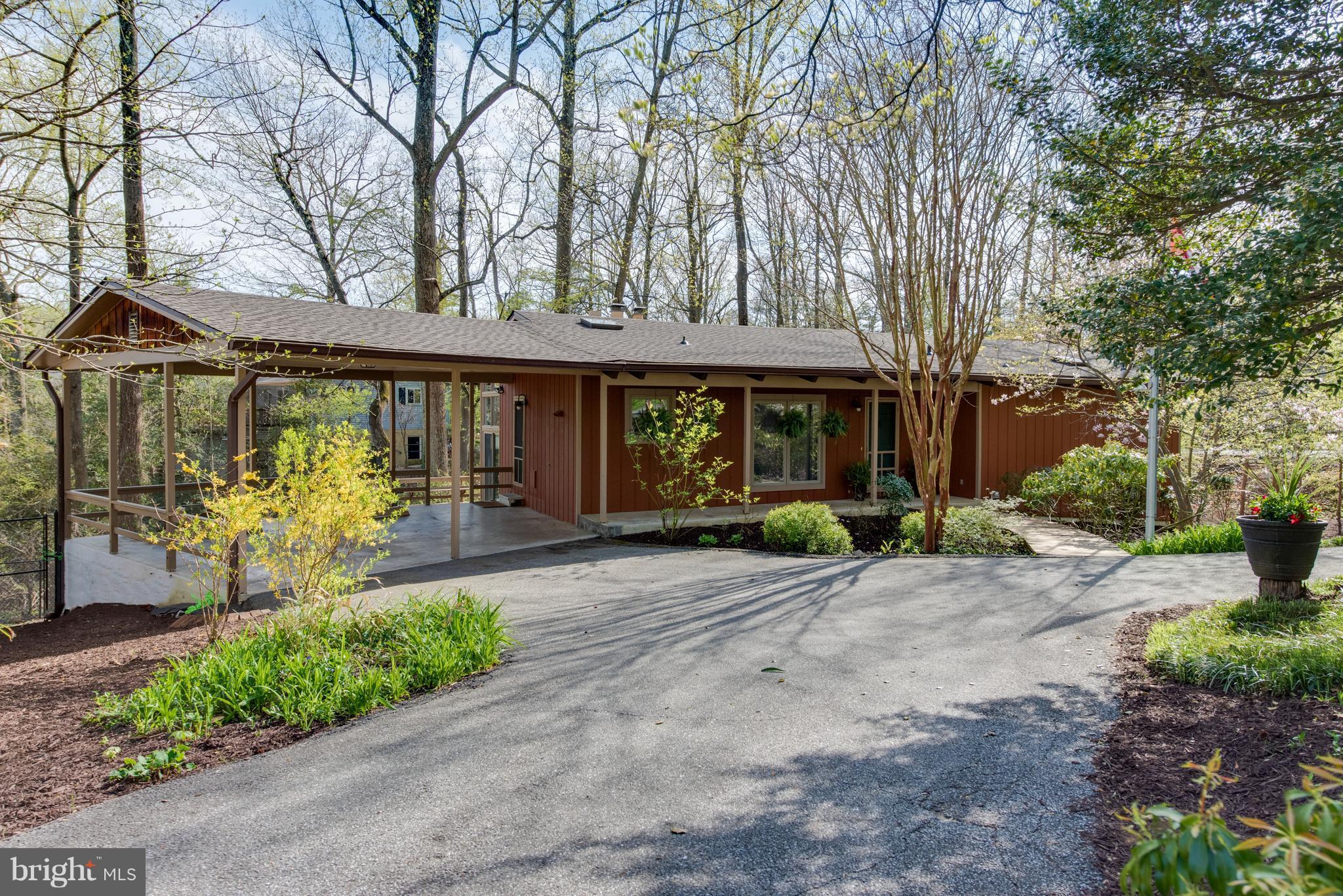 2616 Ogleton Road Annapolis, MD 21403 - Photo 1 of 30 Deck House in water privileged Annapolis Roads