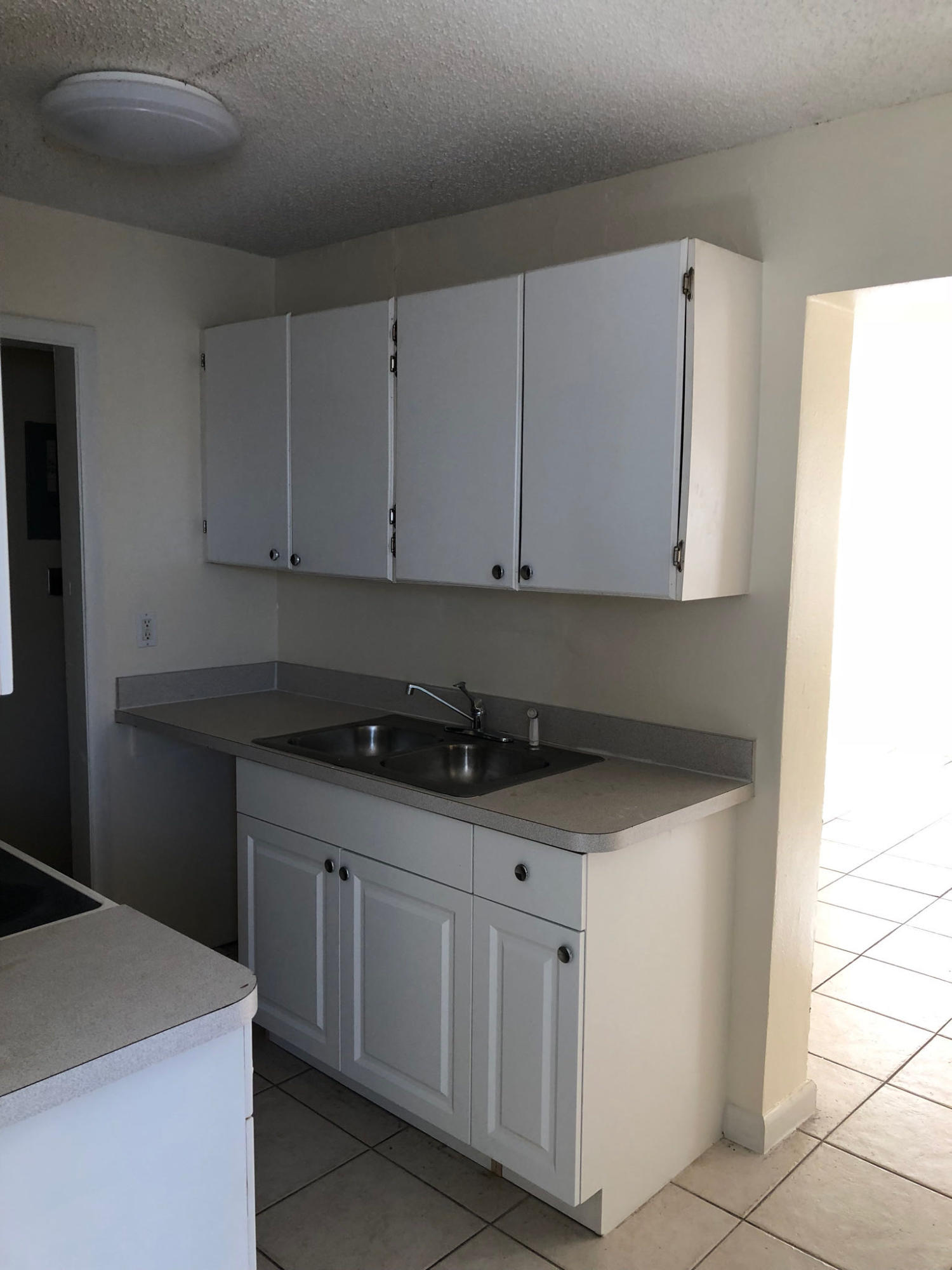 849 West 7th Street Riviera Beach, FL 33404 - Photo 3 of 5 Kitchen