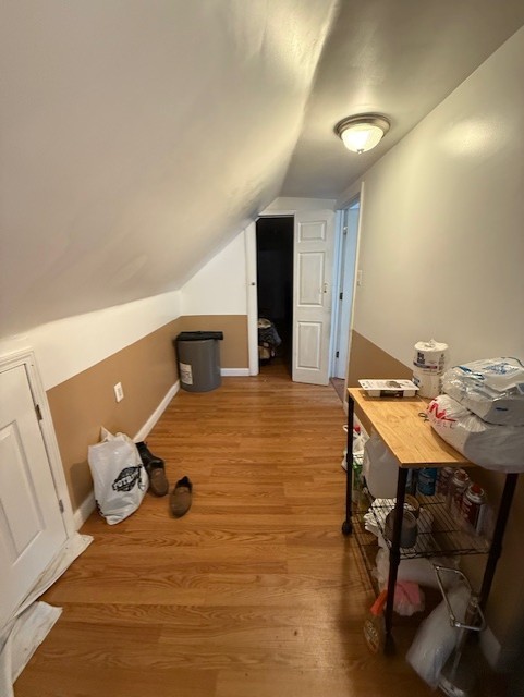 1620 West 44th Street Chicago, IL 60609 - Photo 32 of 37 a workspace with furniture