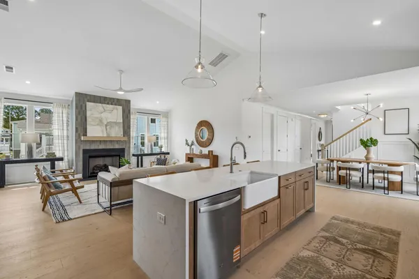 $899,990 | 5012 Hut Crk Road, Johns Island, SC 29455