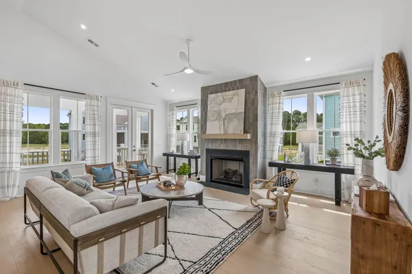 $899,990 | 5012 Hut Crk Road, Johns Island, SC 29455