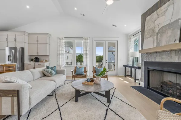 $899,990 | 5012 Hut Crk Road, Johns Island, SC 29455