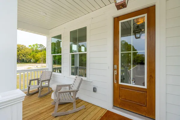 $899,990 | 5012 Hut Crk Road, Johns Island, SC 29455