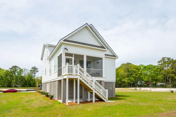 $899,990 | 5012 Hut Crk Road, Johns Island, SC 29455