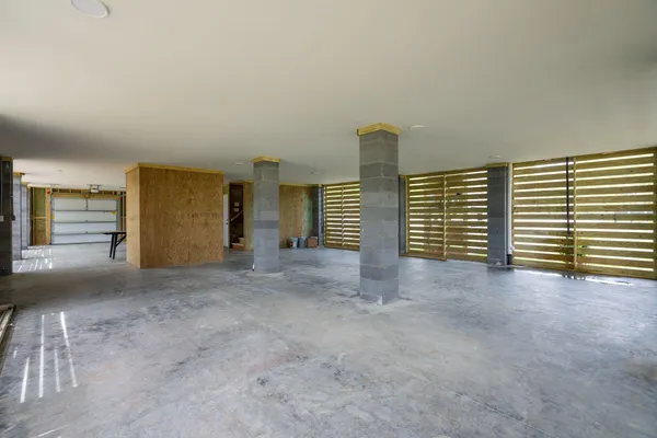 $899,990 | 5012 Hut Crk Road, Johns Island, SC 29455