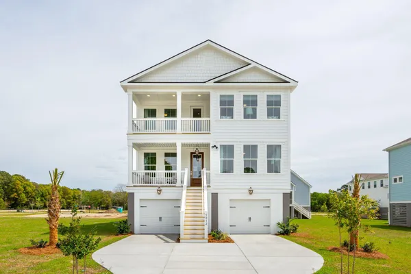 $899,990 | 5012 Hut Crk Road, Johns Island, SC 29455