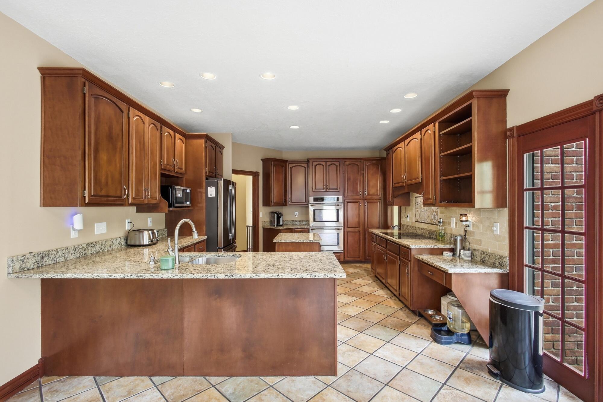 4185 Stone Bridge Drive Springfield, OH 45504 - Photo 12 of 88