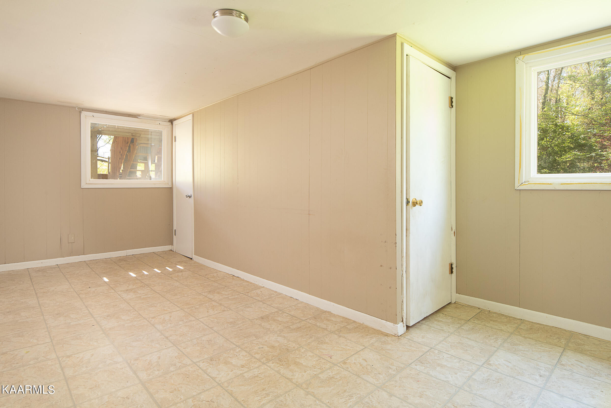 119 Georgia Avenue Oak Ridge, TN 37830 - Photo 12 of 24 Downstairs