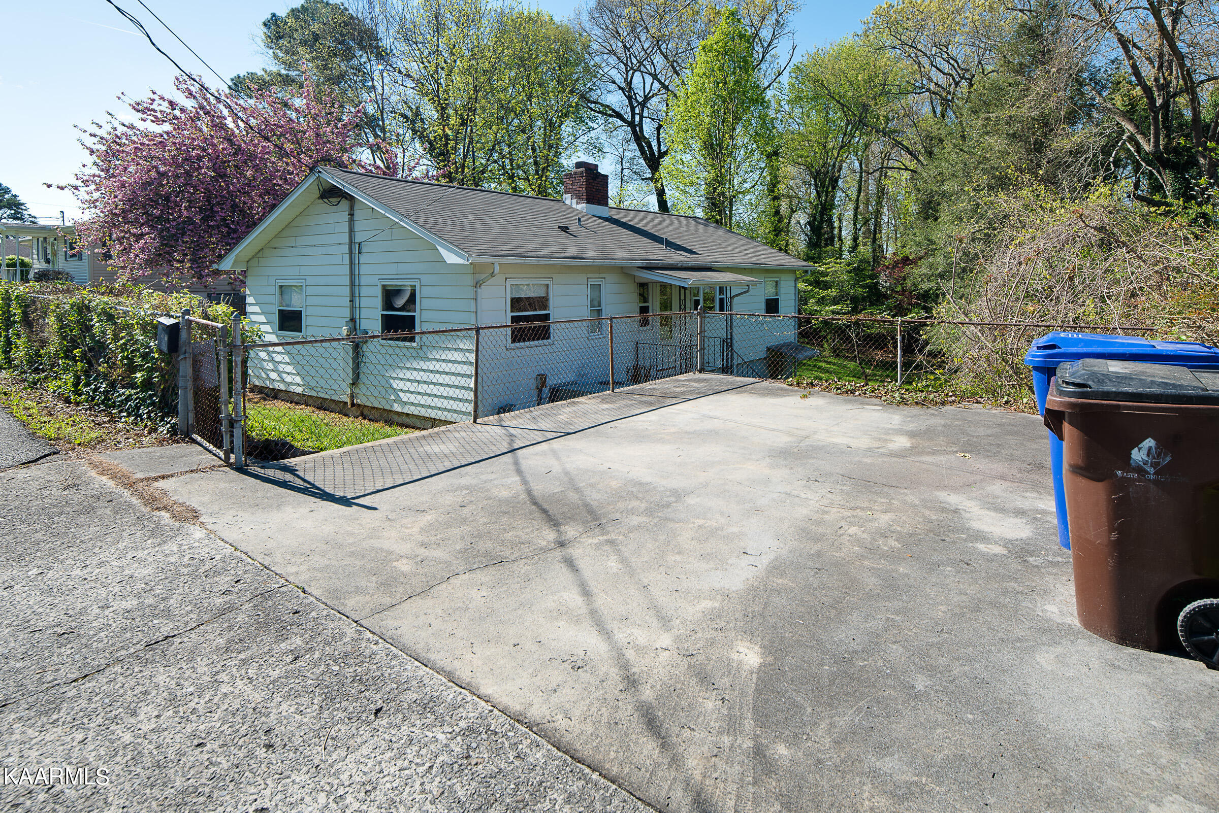119 Georgia Avenue Oak Ridge, TN 37830 - Photo 20 of 24 Off Street Parking