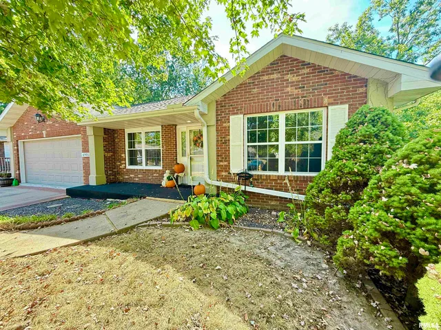 $269,900 | 6905 North Flagstone Court, Peoria, IL 61615